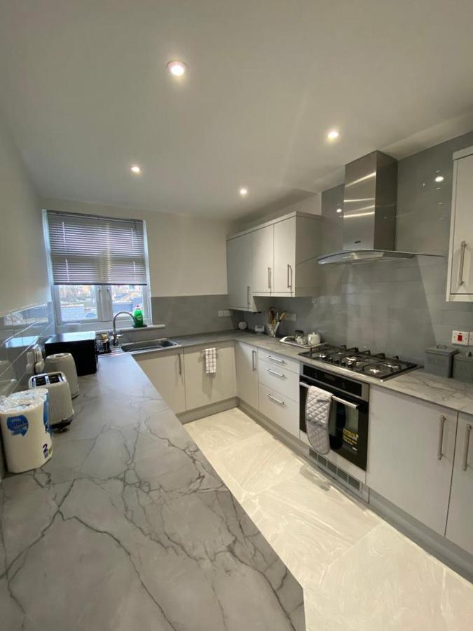 2 Bedroom Apartment ロンドン エクステリア 写真
